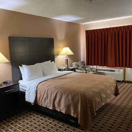 Quality Inn Morton At I-74 Luaran gambar