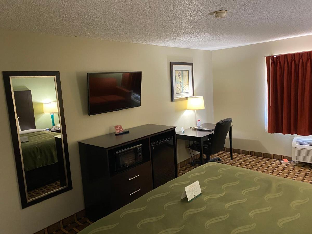 Quality Inn Morton At I-74 Luaran gambar