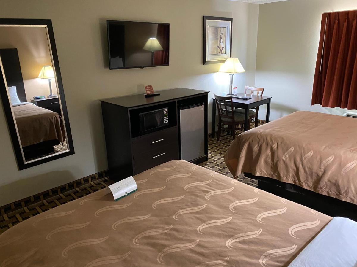 Quality Inn Morton At I-74 Luaran gambar