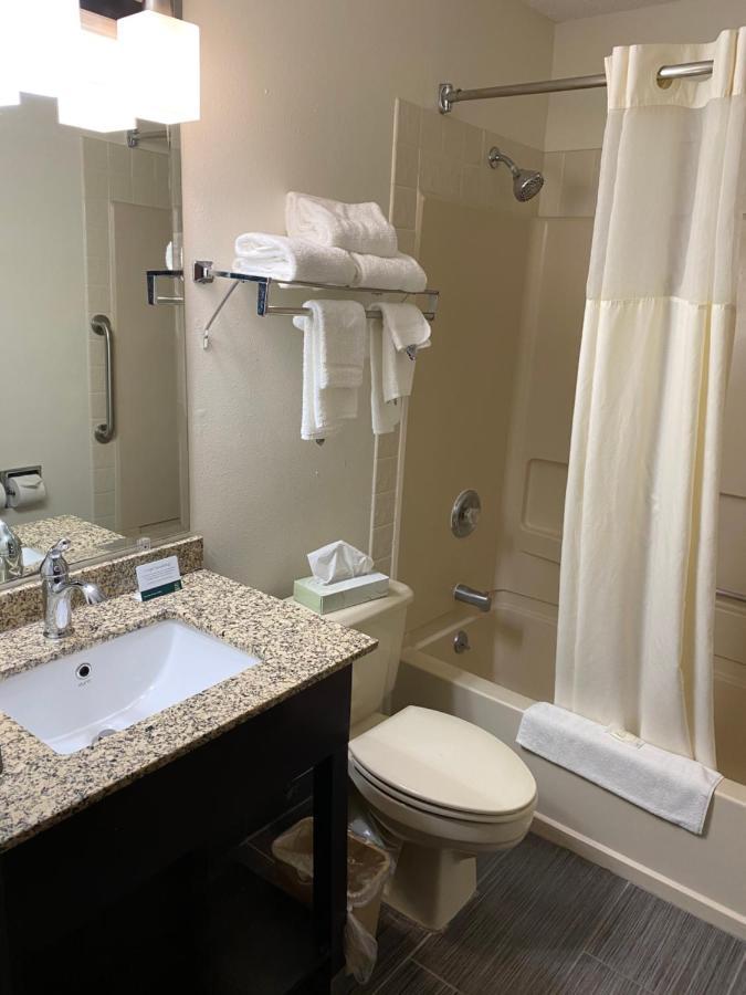 Quality Inn Morton At I-74 Luaran gambar