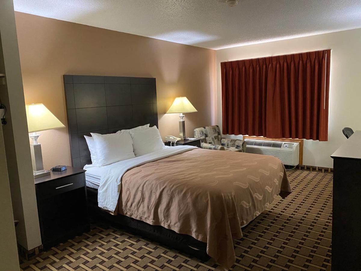 Quality Inn Morton At I-74 Luaran gambar