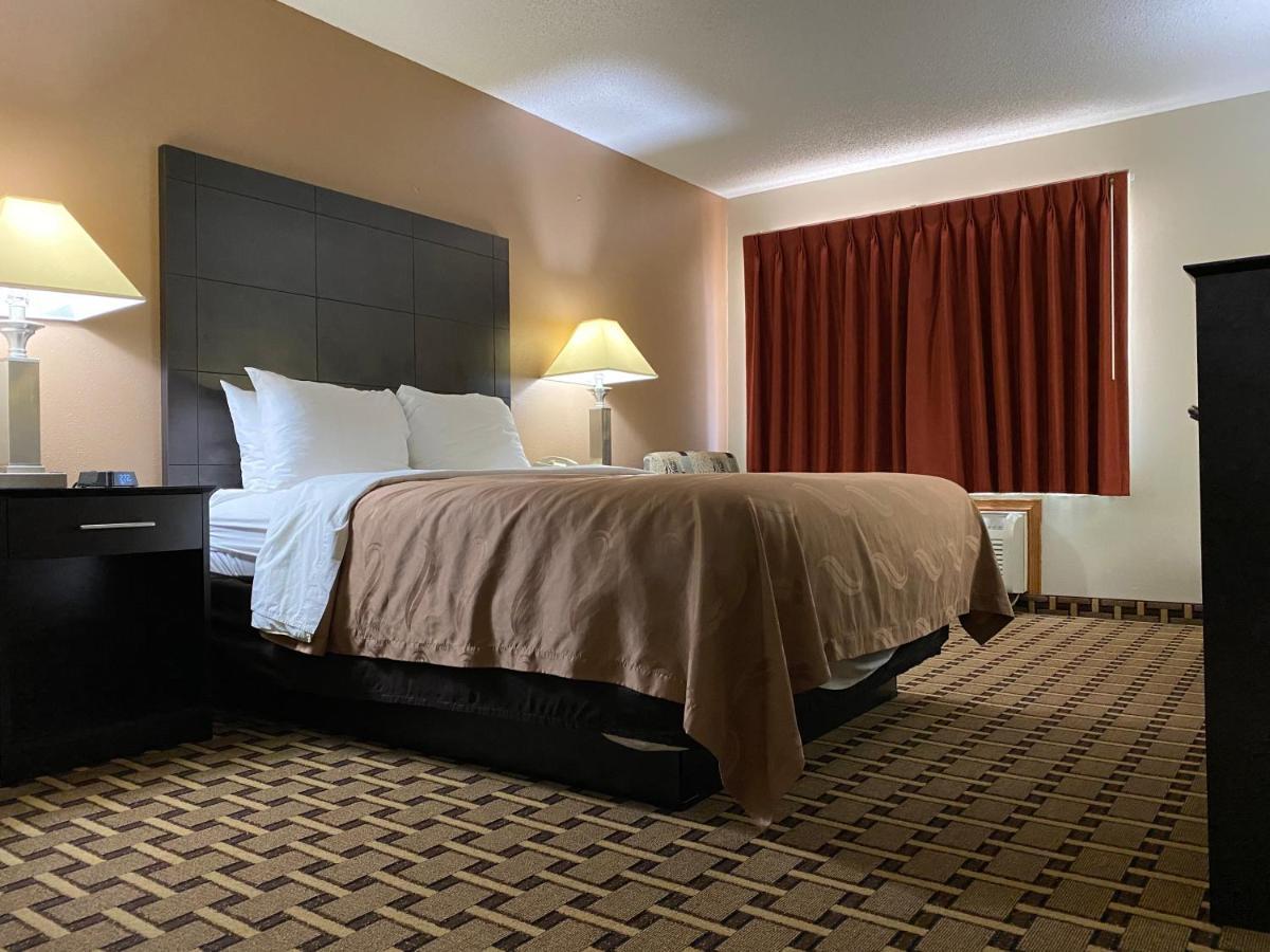 Quality Inn Morton At I-74 Luaran gambar