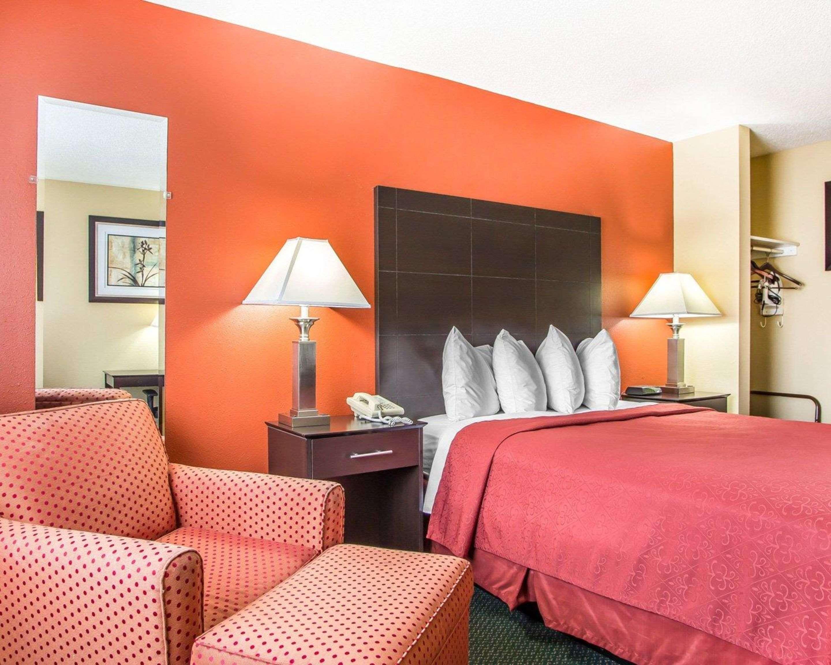 Quality Inn Morton At I-74 Luaran gambar