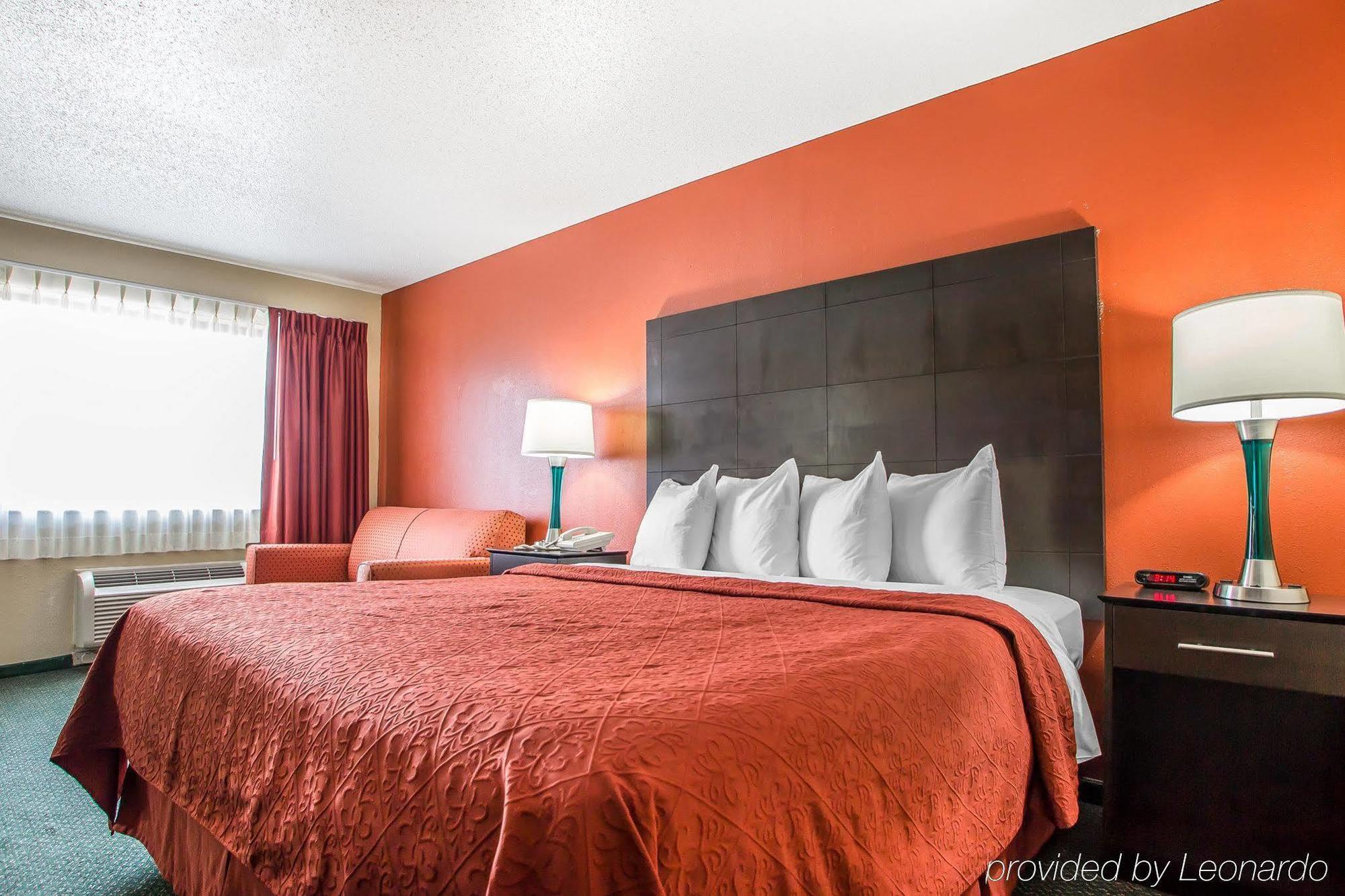 Quality Inn Morton At I-74 Luaran gambar