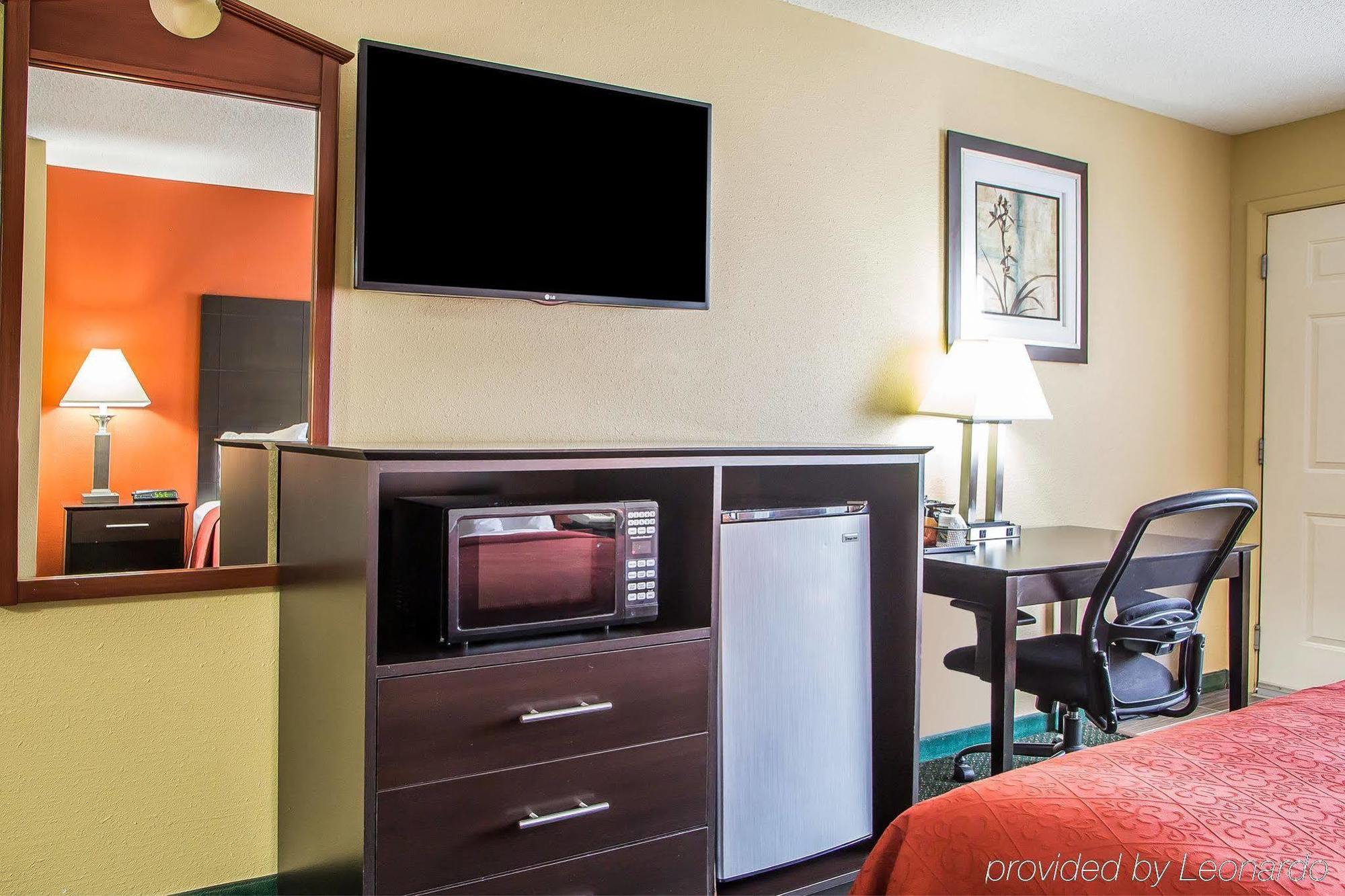 Quality Inn Morton At I-74 Luaran gambar