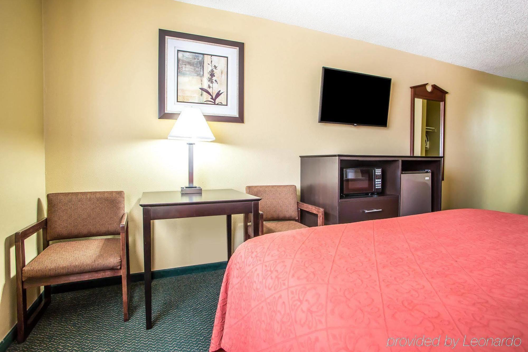 Quality Inn Morton At I-74 Luaran gambar