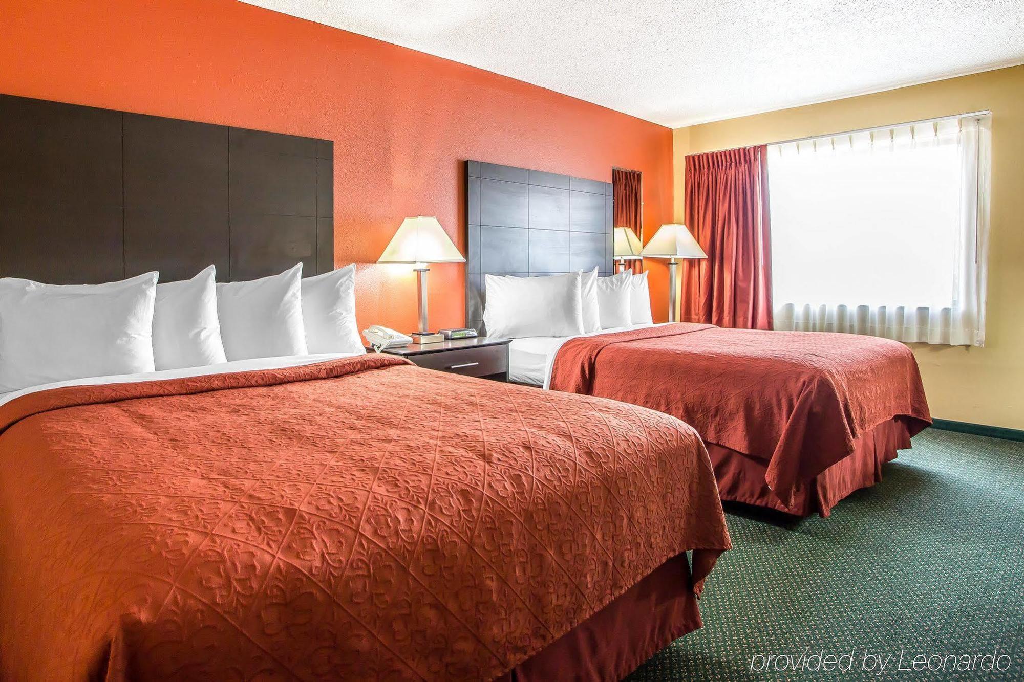 Quality Inn Morton At I-74 Luaran gambar