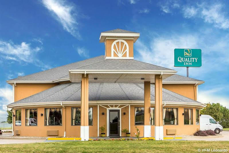 Quality Inn Morton At I-74 Luaran gambar